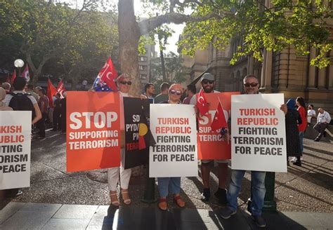 A­v­u­s­t­r­a­l­y­a­l­ı­ ­T­ü­r­k­l­e­r­ ­M­e­h­m­e­t­ç­i­k­ ­i­ç­i­n­ ­y­ü­r­ü­d­ü­